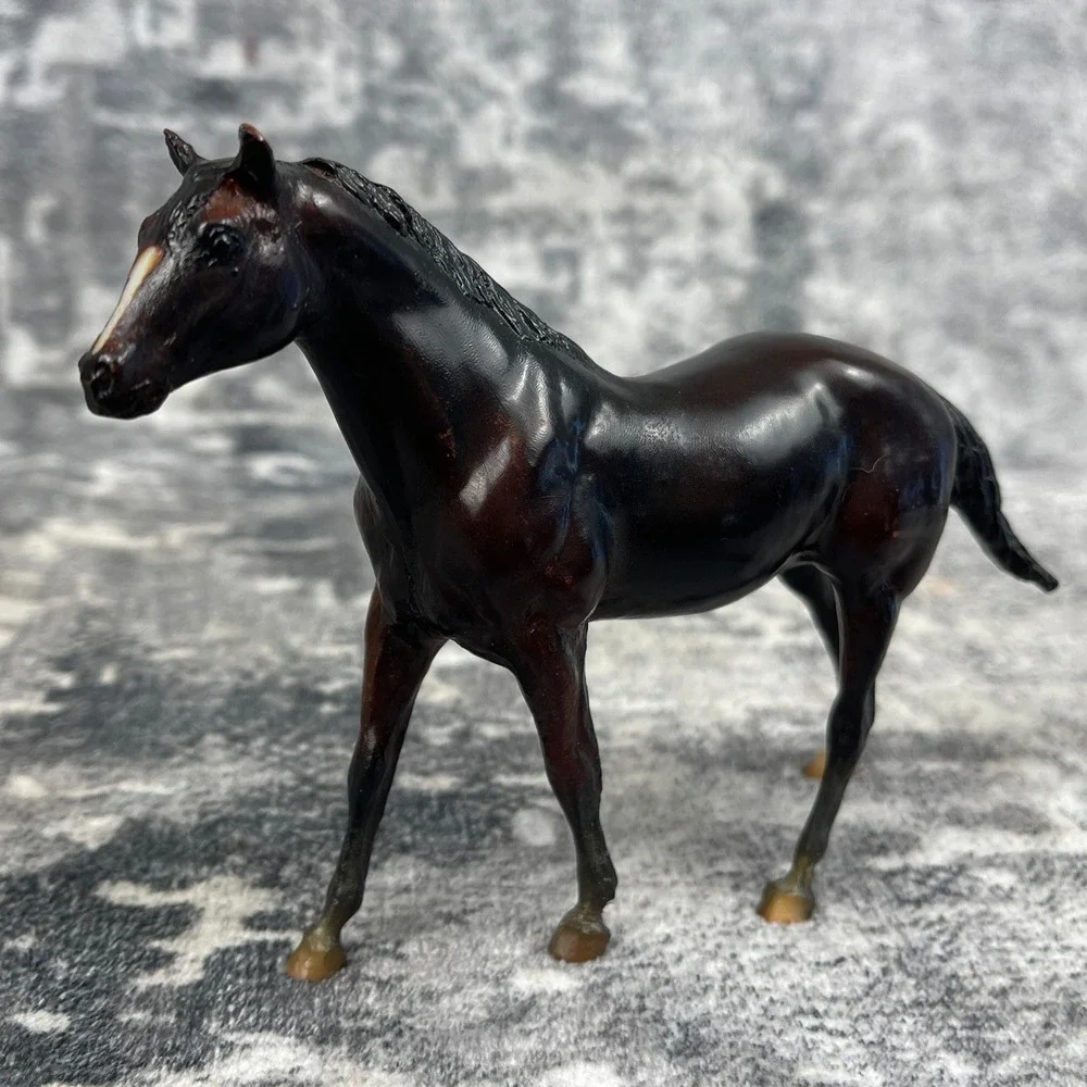 Breyer BMC Walking Horse Dark Brown Pale Leg Nose‎ Blaze Equestrian Figure